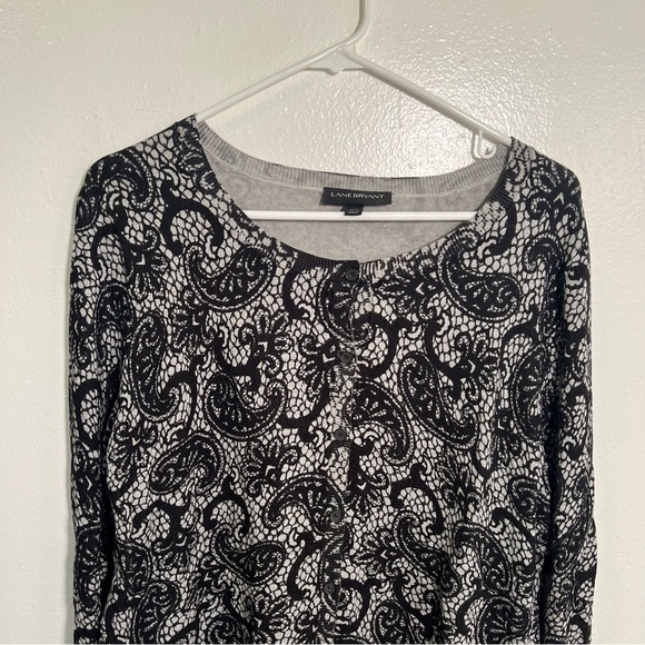 Lane Bryant Cardigan Gray Black Paisley Lace 14/16 - Picture 2 of 11